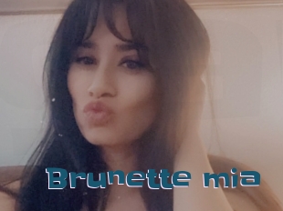 Brunette_mia